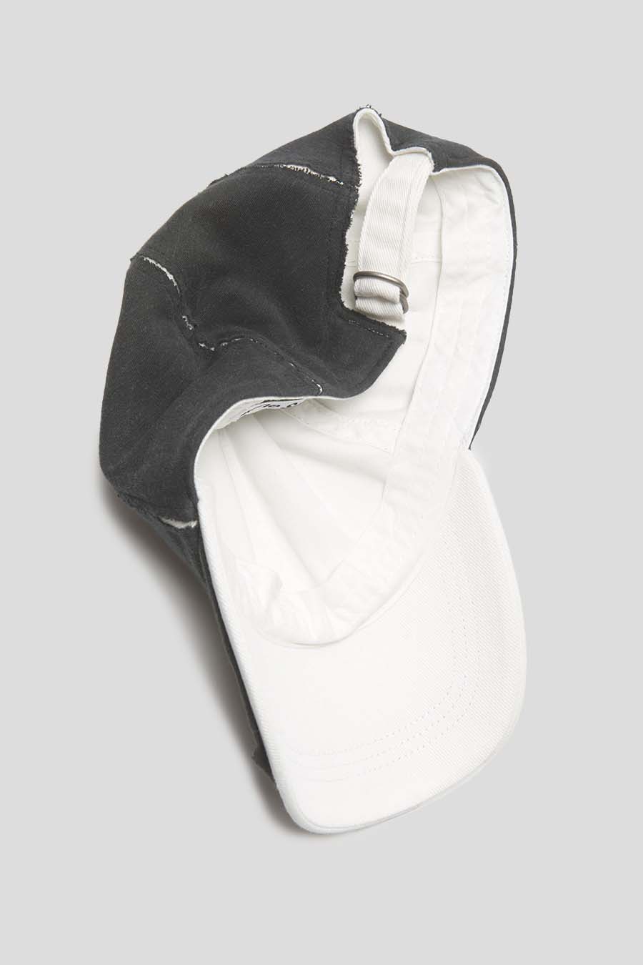 ACNE STUDIOS - BLACK EMBOSSED LOGO CAP  - LE LABO STORE