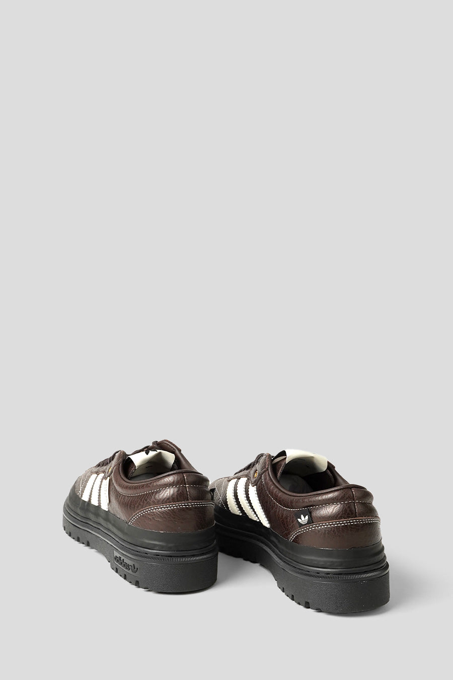 ADIDAS - SNEAKERS SAMBA LX FREIZEIT SFTM AURORA COFFEE, OFF WHITE ET CORE BLACK - LE LABO STORE