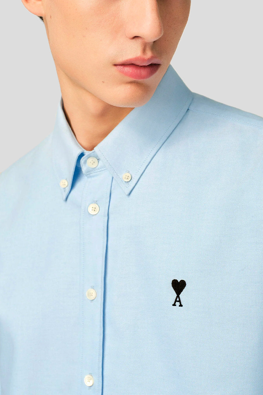 AMI PARIS - CHEMISE CONTRASTED ADC BUTTON DOWN COLLAR CLASSIC FIT BLEU CIEL - LE LABO STORE