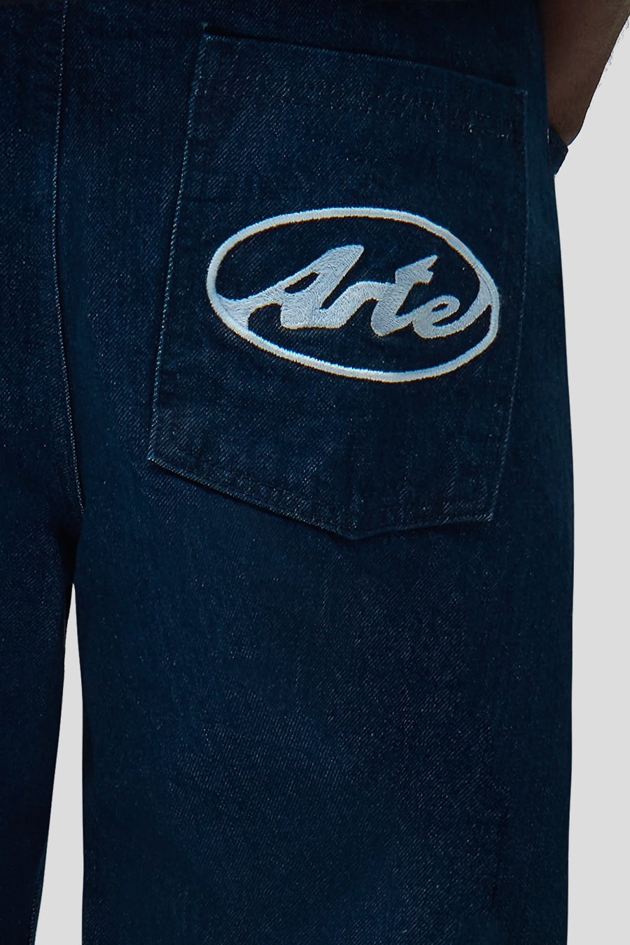 Arte - JEAN CIRCLE LOGO POCKET RAW DENIM - LE LABO STORE