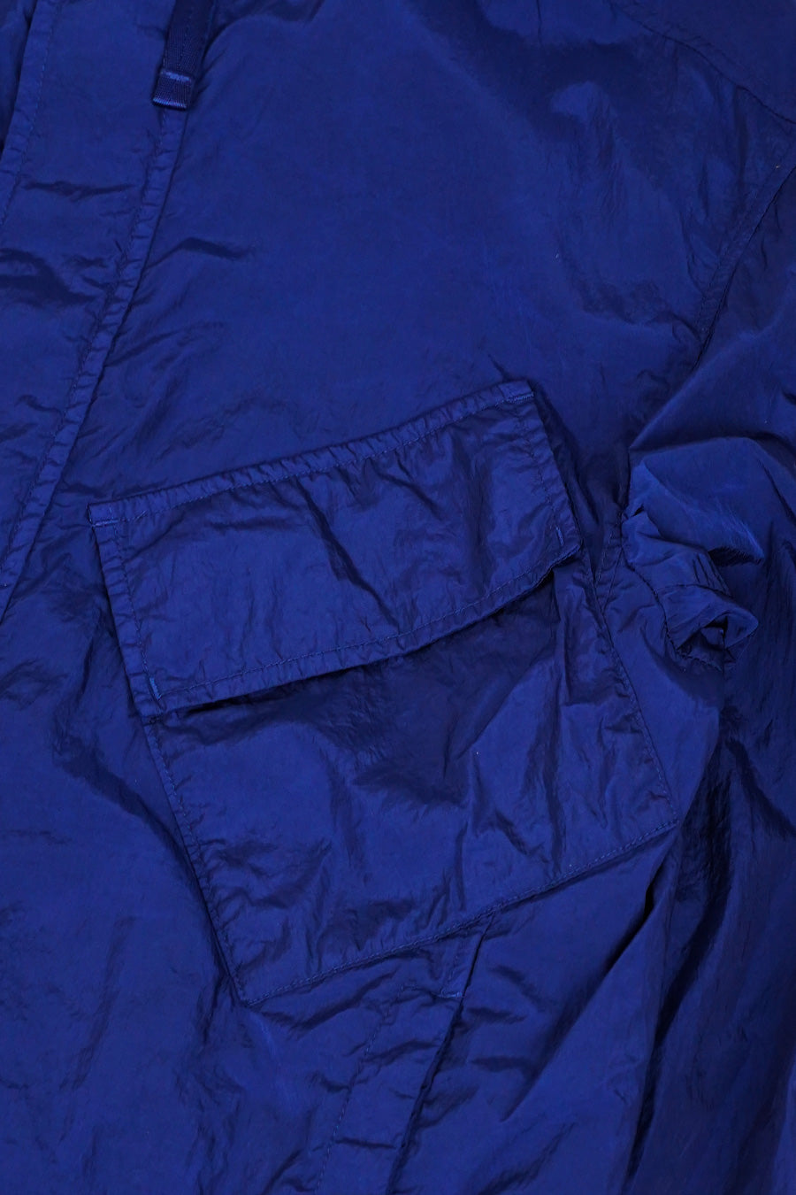 CP COMPANY - SURCHEMISE ZIPPÉ À CAPUCHE BLEUE - LE LABO STORE