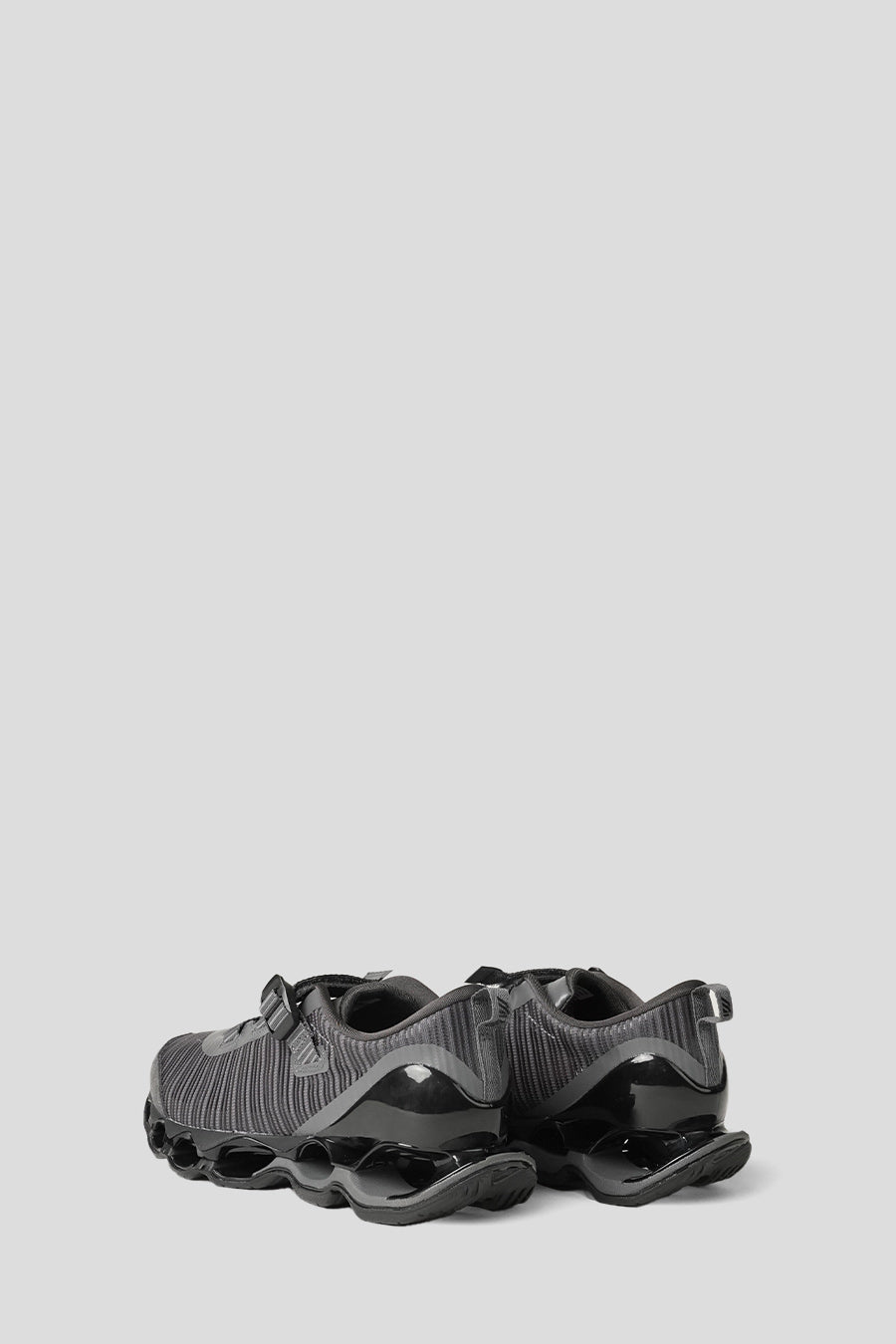 Mizuno - SNEAKERS WAVE PROPHECY STRAP 2 IRON GATE ET BLACK - LE LABO STORE