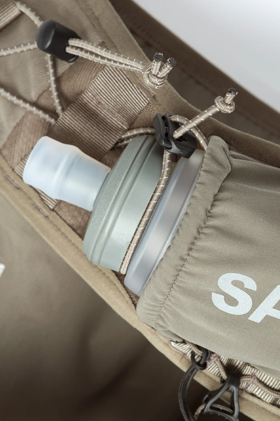 SATISFY - GILET D'HYDRATATION TECHSILK DRIFT CORDURA 5L MARRON - LE LABO STORE