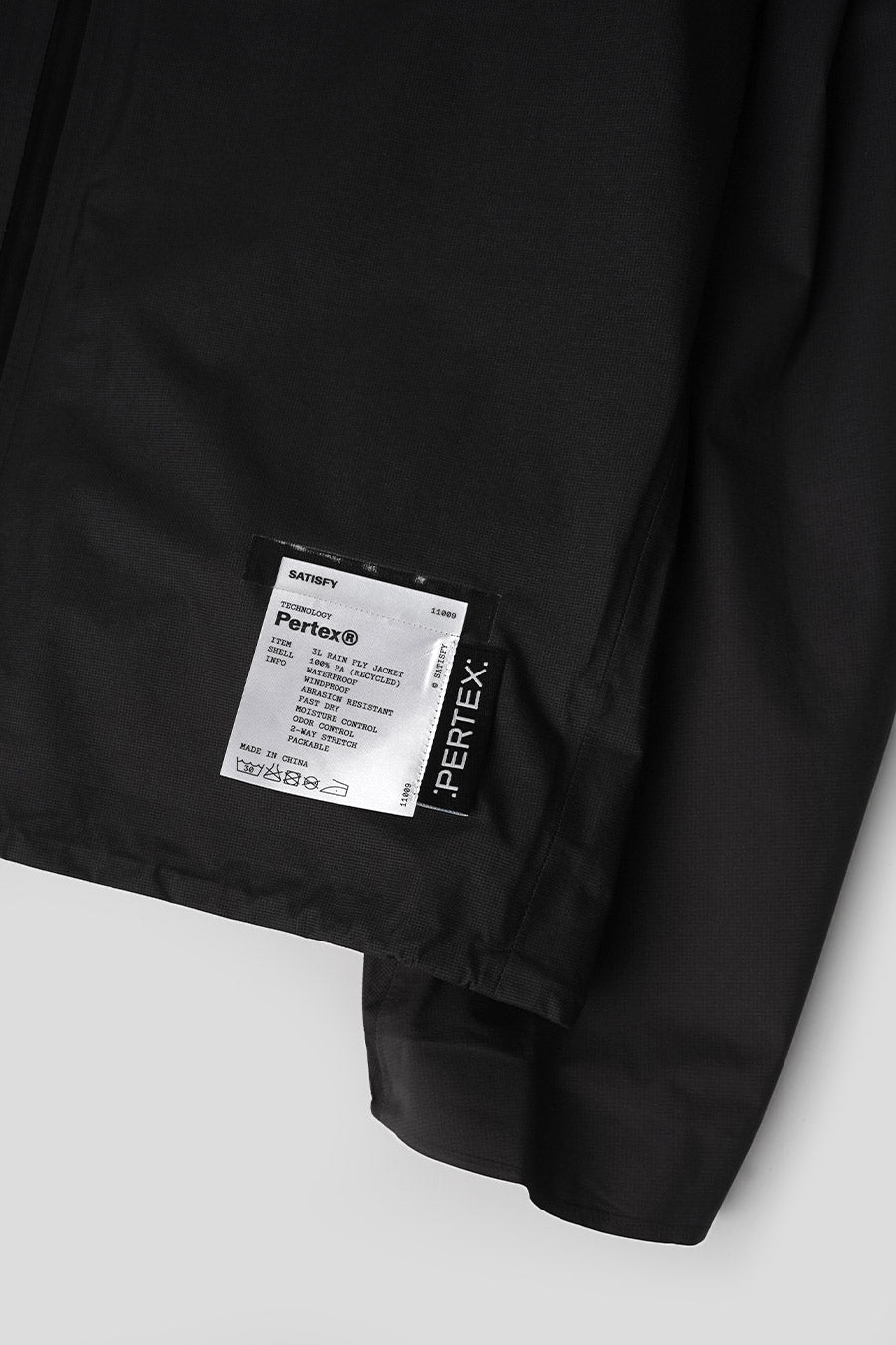 SATISFY - VESTE PERTEX 3L FLY RAIN NOIRE - LE LABO STORE