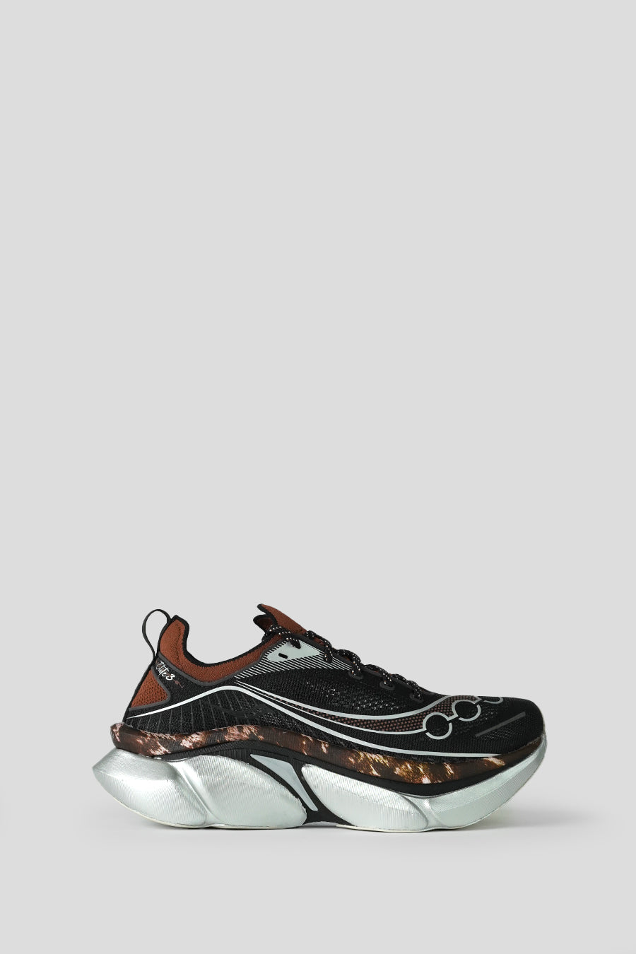 Saucony - SNEAKERS ENDORPHIN ELITE 3 BLACK ET CHROME - LE LABO STORE