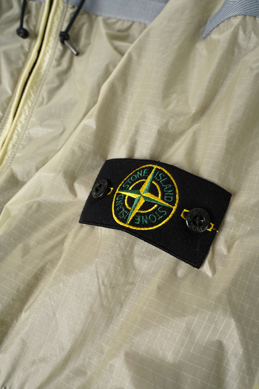 Stone Island - VESTE RIPSTOP LIGHT HT NYLON JAUNE ET GRISE - LE LABO STORE