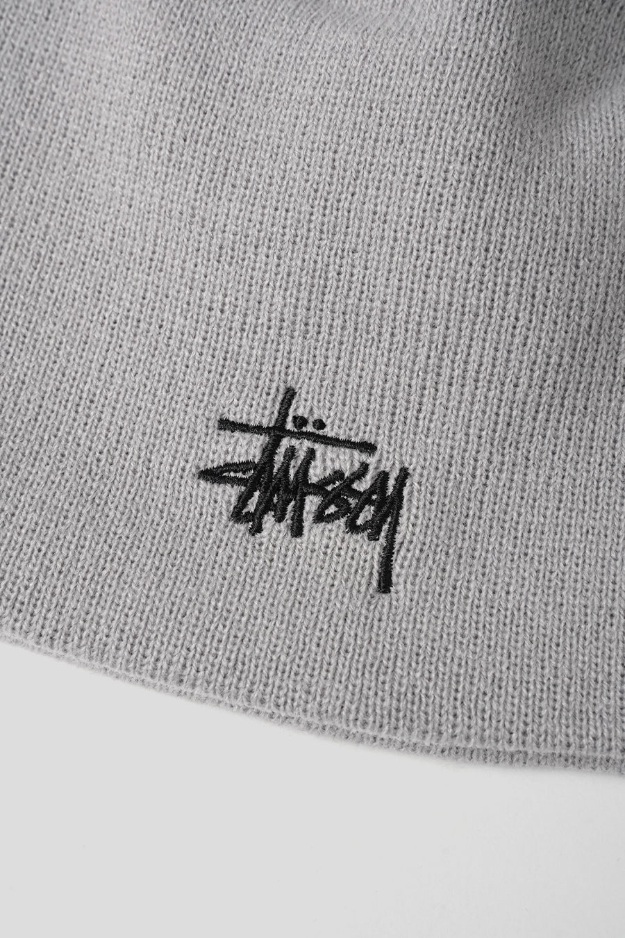 Stussy - BONNET BASIC SKULLCAP GRIS - LE LABO STORE