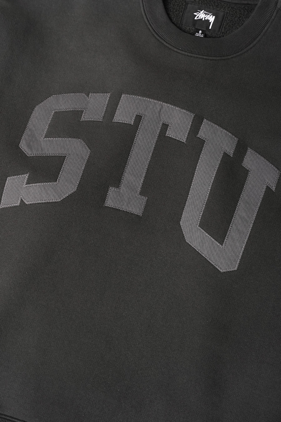 Stussy - BLACK STU LOGO CREWNECK   - LE LABO STORE