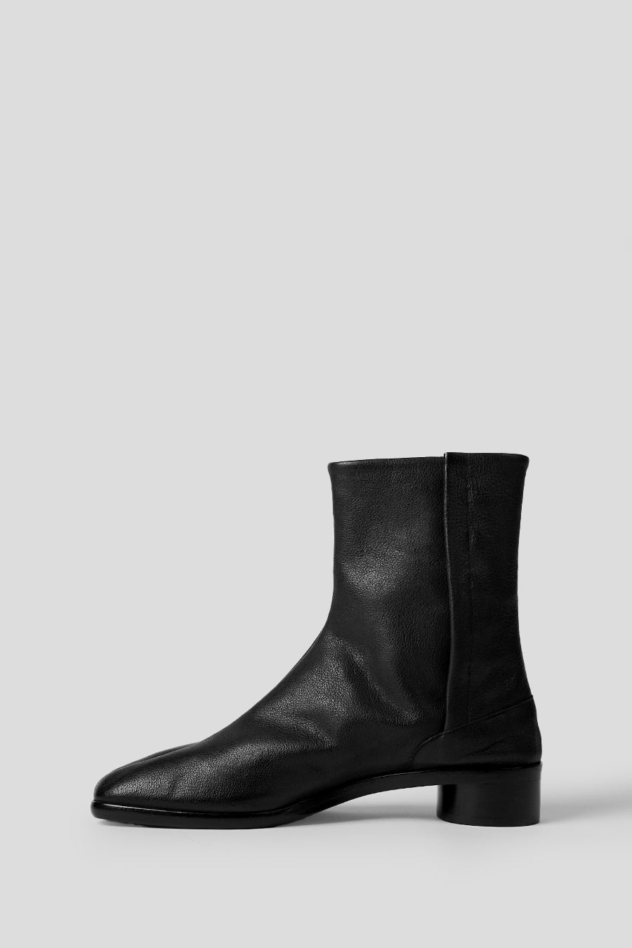 Maison Margiela - BLACK TABI ANKLE BOOTS - LE LABO STORE