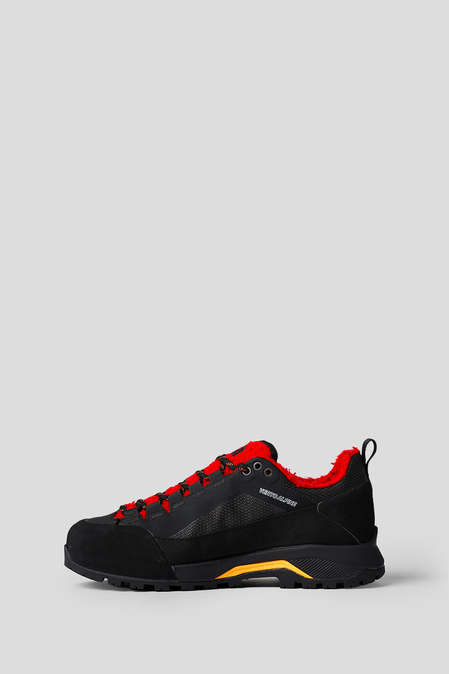 The North Face - CHAUSSURES VERTO ALPINE GTX CASENTINO ROUGE ET NOIRE - LE LABO STORE