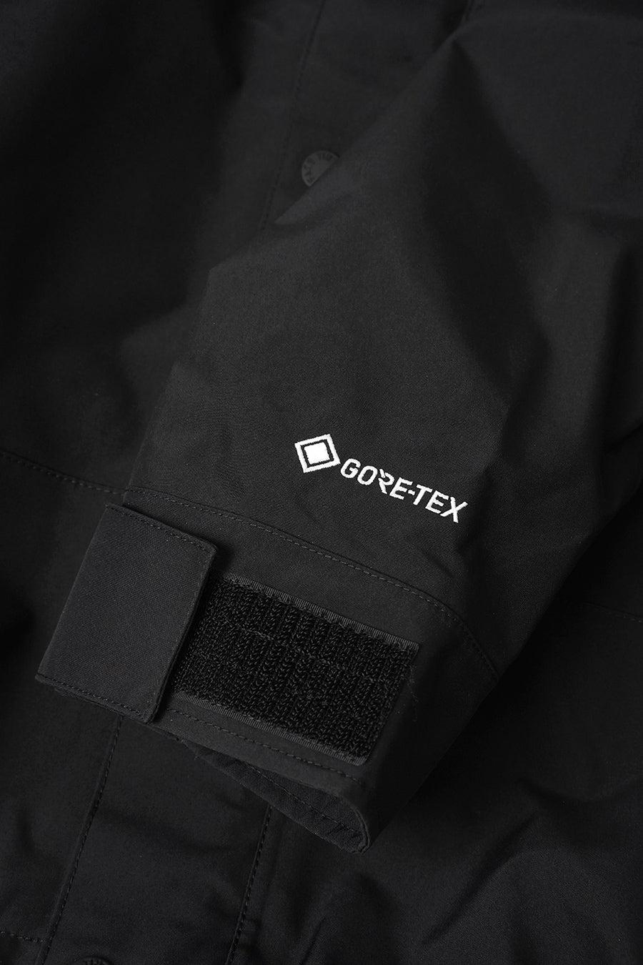 The North Face - VESTE MOUNTAIN GORE-TEX NOIRE - LE LABO STORE