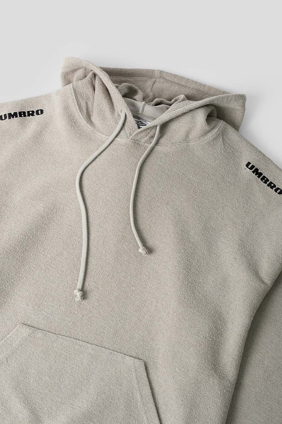 Umbro - HOODIE LASERED MASKED GRIS CLAIR - LE LABO STORE