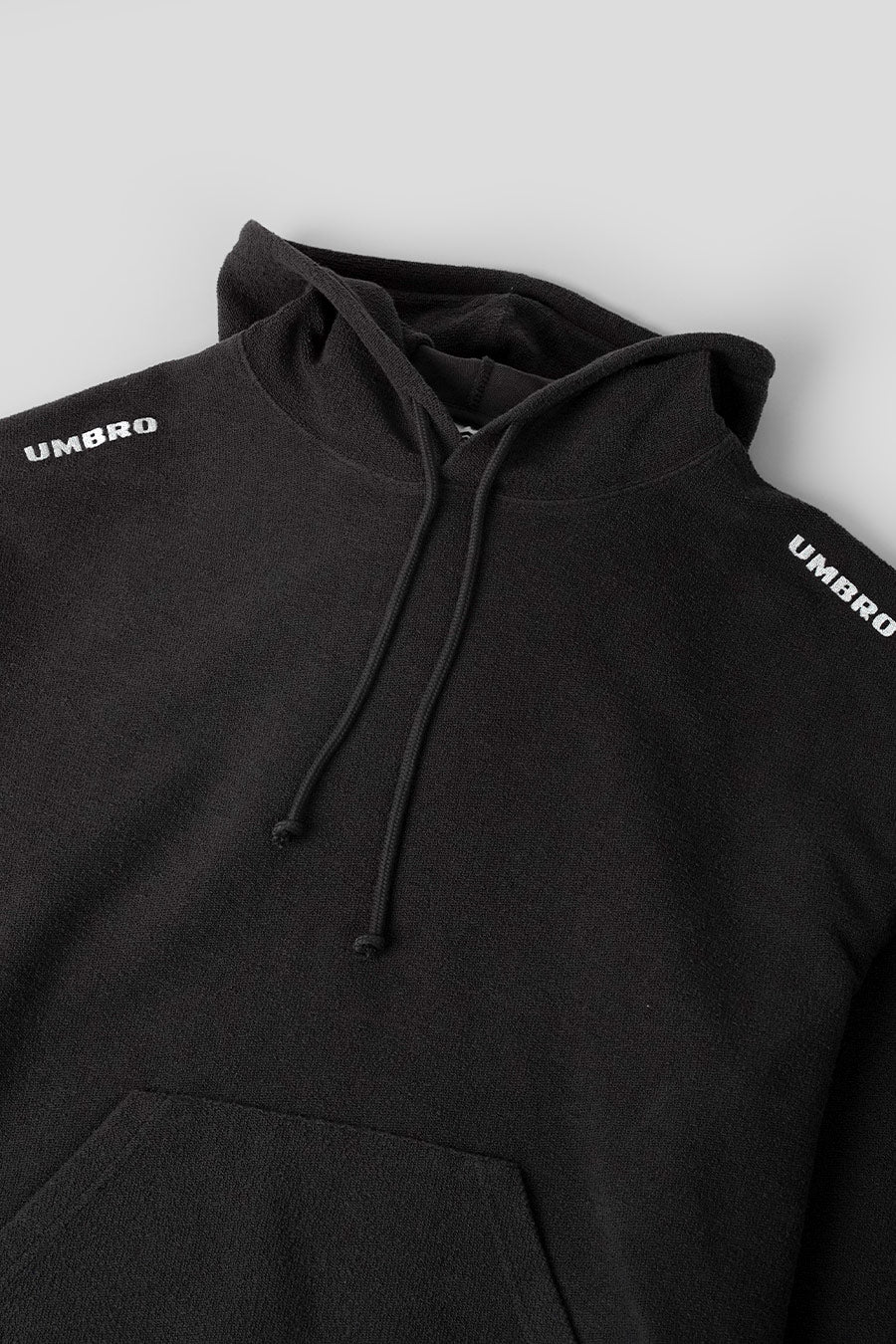 Umbro - HOODIE LASERED MASKED NOIR DÉLAVÉ - LE LABO STORE