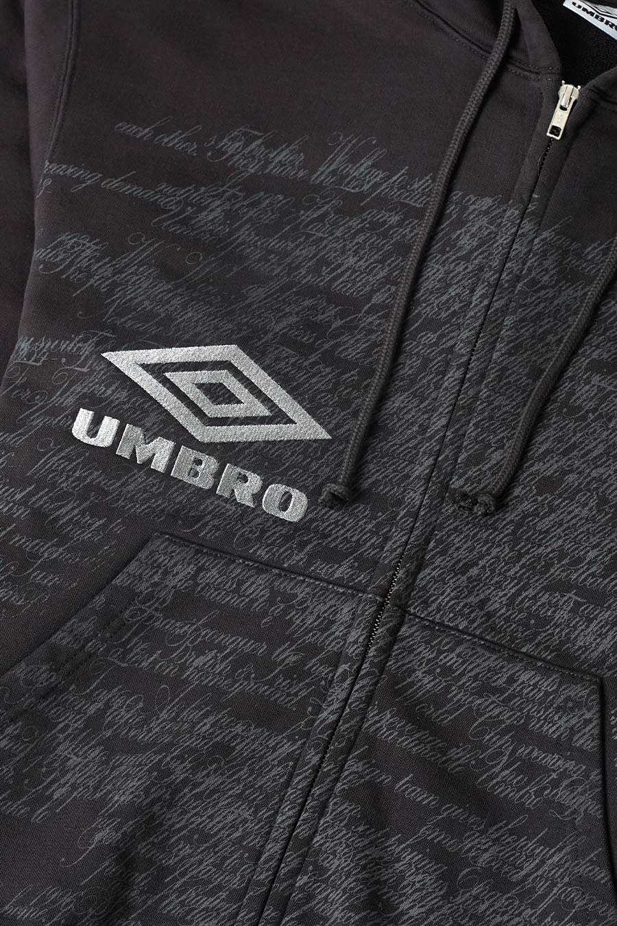 Umbro - HOODIE COMPACT MASKED ZIP NOIR DÉLAVÉ - LE LABO STORE